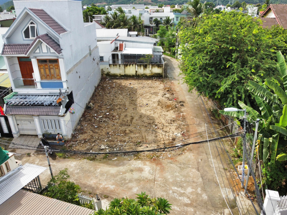 Bán đất góc 2 mặt tiền đường Nhà Nghĩa, p. Tây Nha...