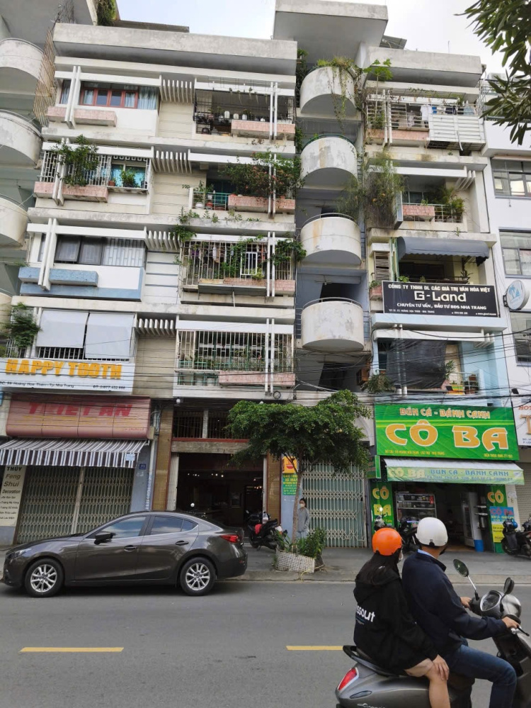 BÁN  SHOPHUOSE  mặt tiền Hoàng Hoa Thám cách biển...