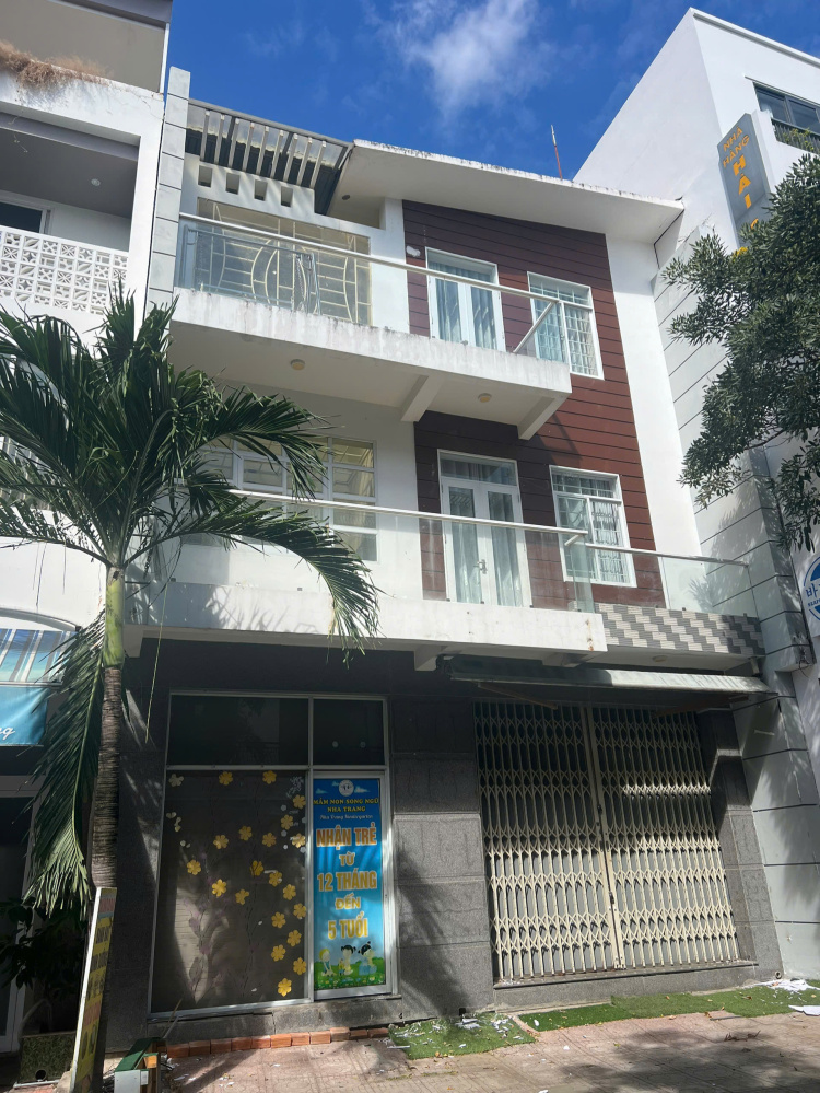 Bán nhà 1 trệt 2 lầu ngang 8m đường 4B khu đô thị Hà Quang 2