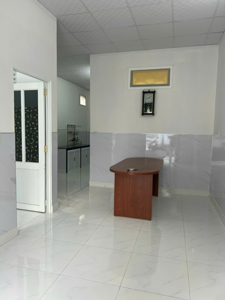 Nhà cấp 4 hẻm 2/4 ngay trường Vạn Thạnh, tp. Nha...