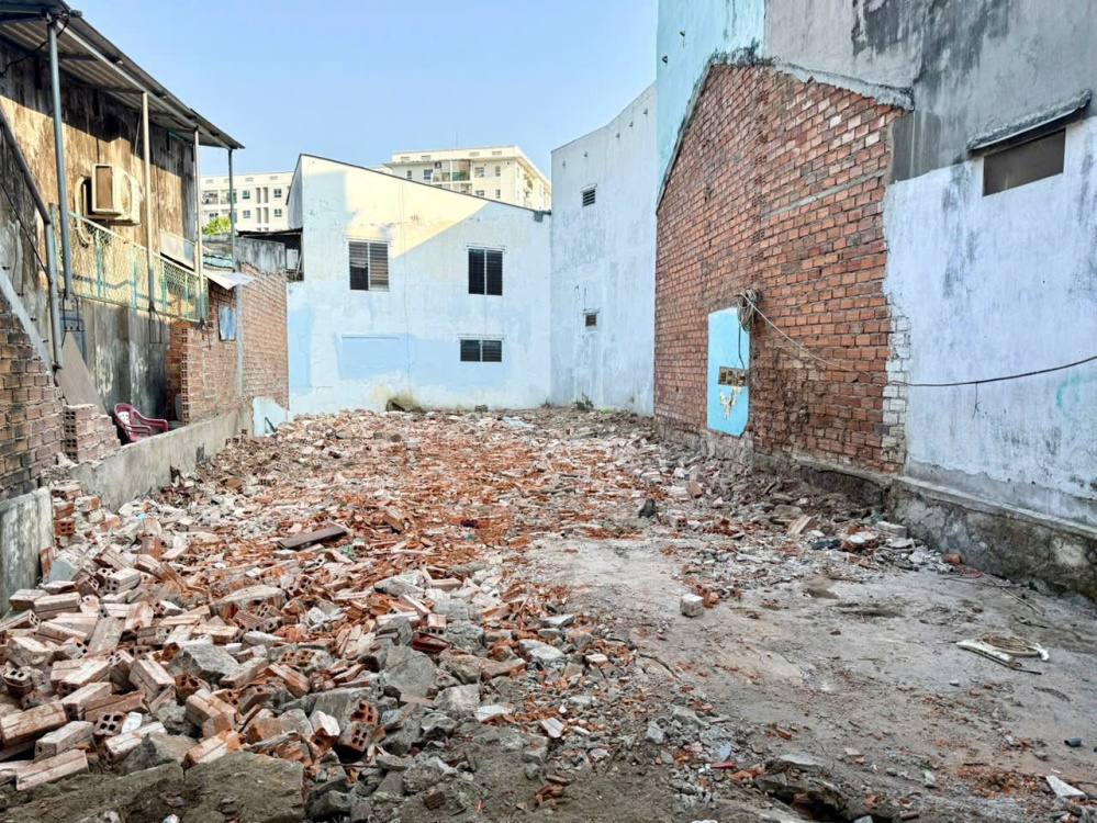 Bán lô đất đẹp ngay Phùng Thế Tài cạnh khu đô thị...