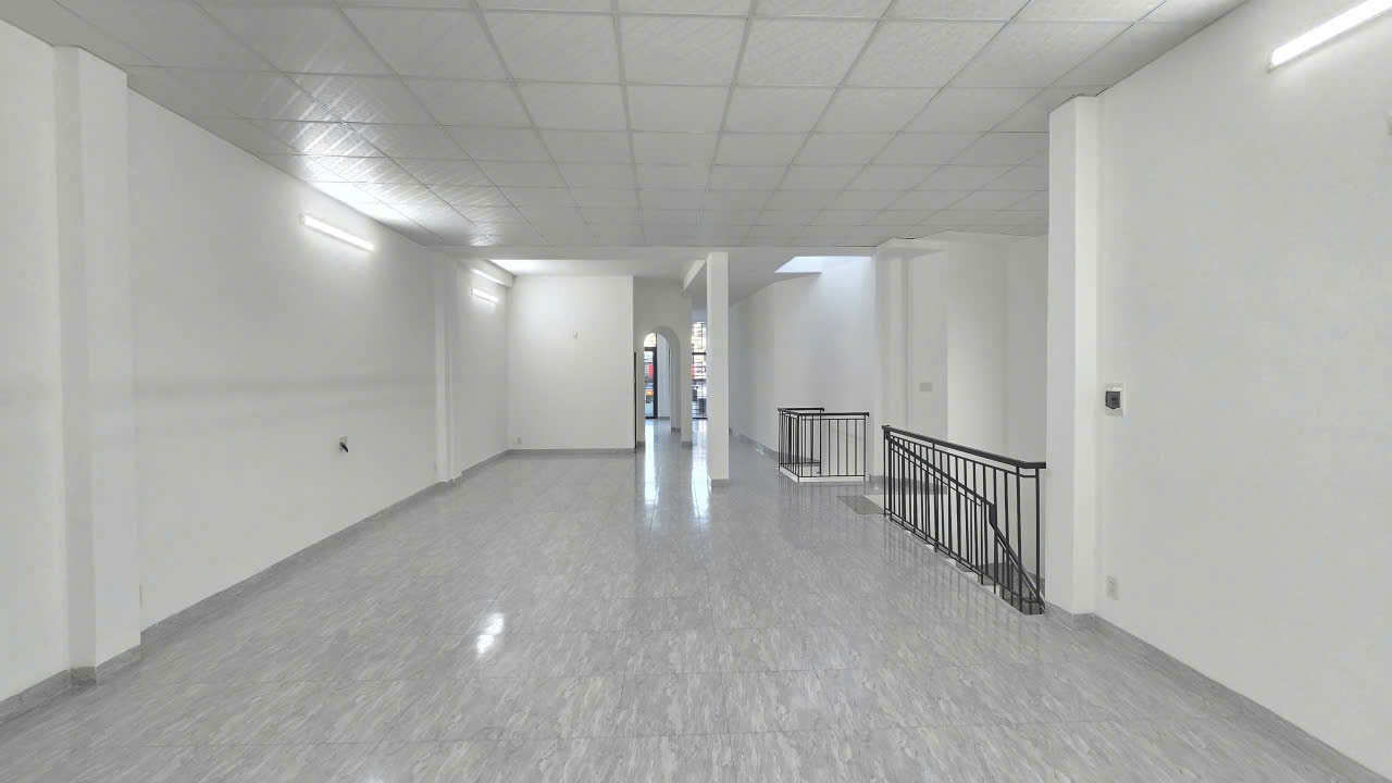 Bán nhà 3 tầng ngay góc vòng xoay đường số 13 - Lê Hồng Phong - Đồng Nai