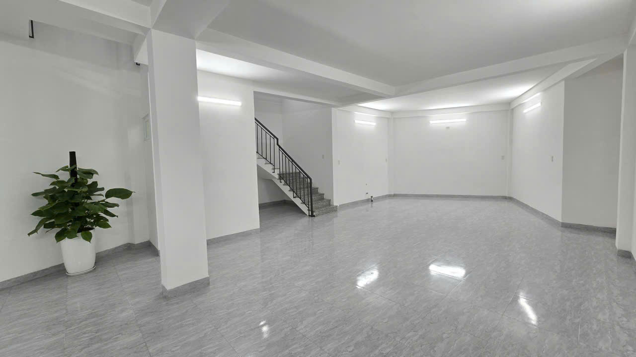 Bán nhà 3 tầng ngay góc vòng xoay đường số 13 - Lê Hồng Phong - Đồng Nai