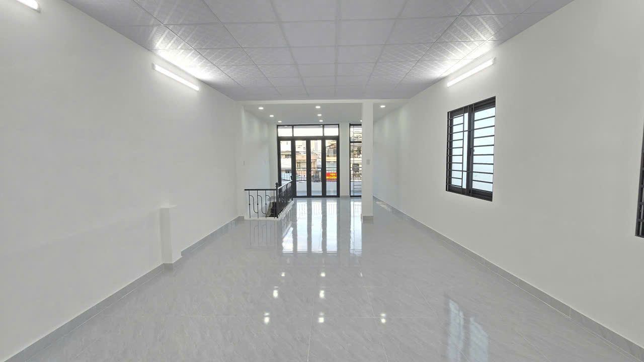 Bán nhà 3 tầng ngay góc vòng xoay đường số 13 - Lê Hồng Phong - Đồng Nai