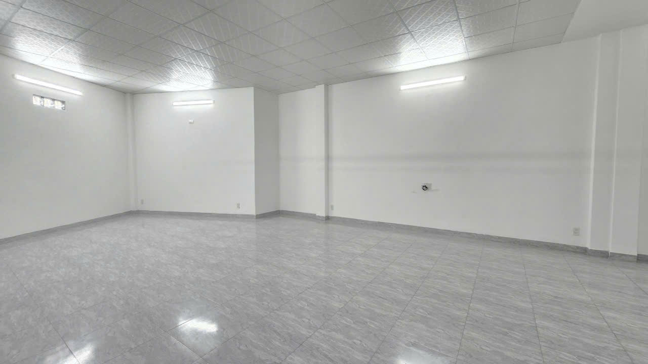 Bán nhà 3 tầng ngay góc vòng xoay đường số 13 - Lê Hồng Phong - Đồng Nai