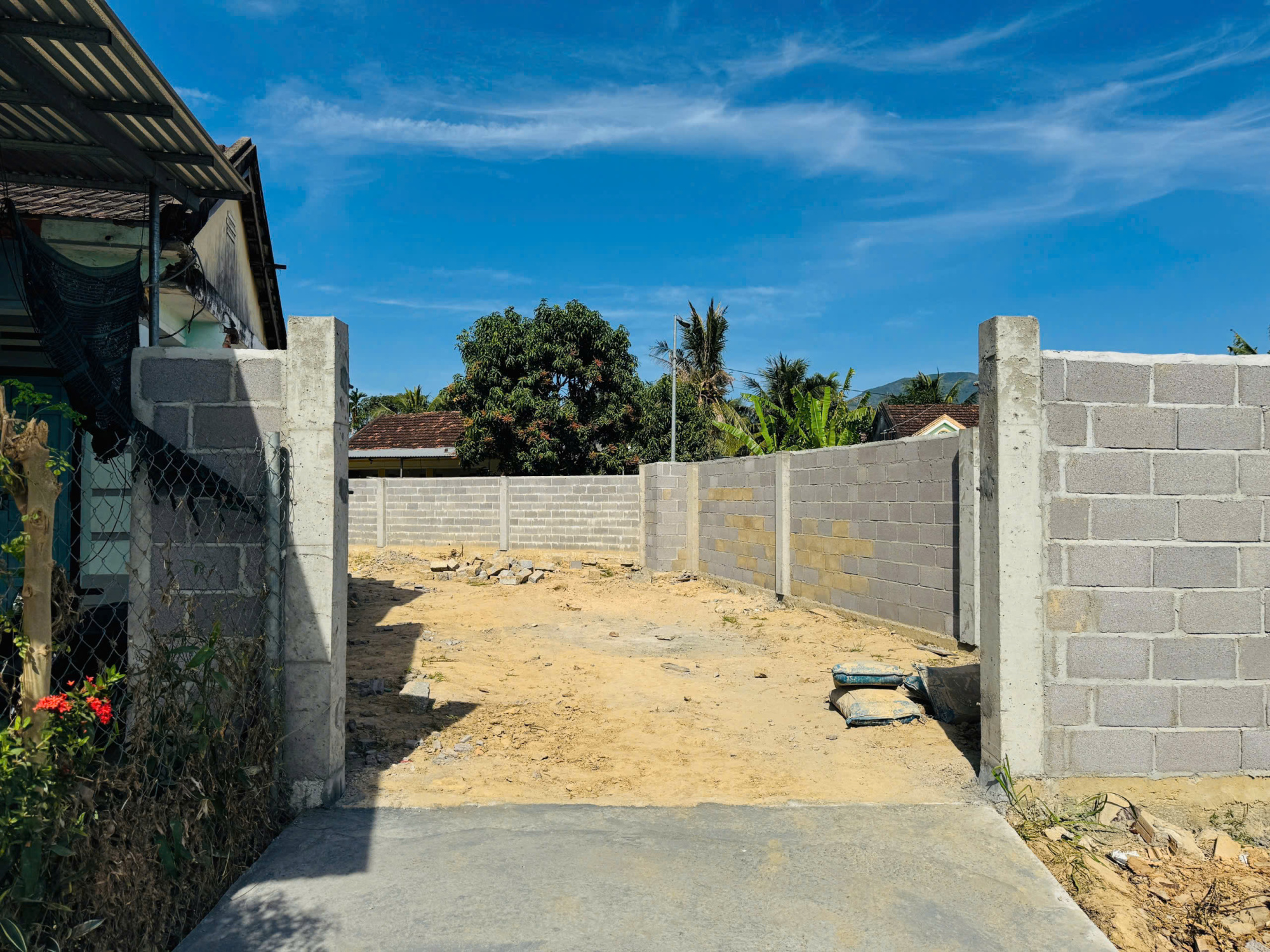 Bán đất thôn Đông ngang mặt tiền 6,3m đường xe hơi p. Bắc Nha Trang ( Vĩnh Phương )