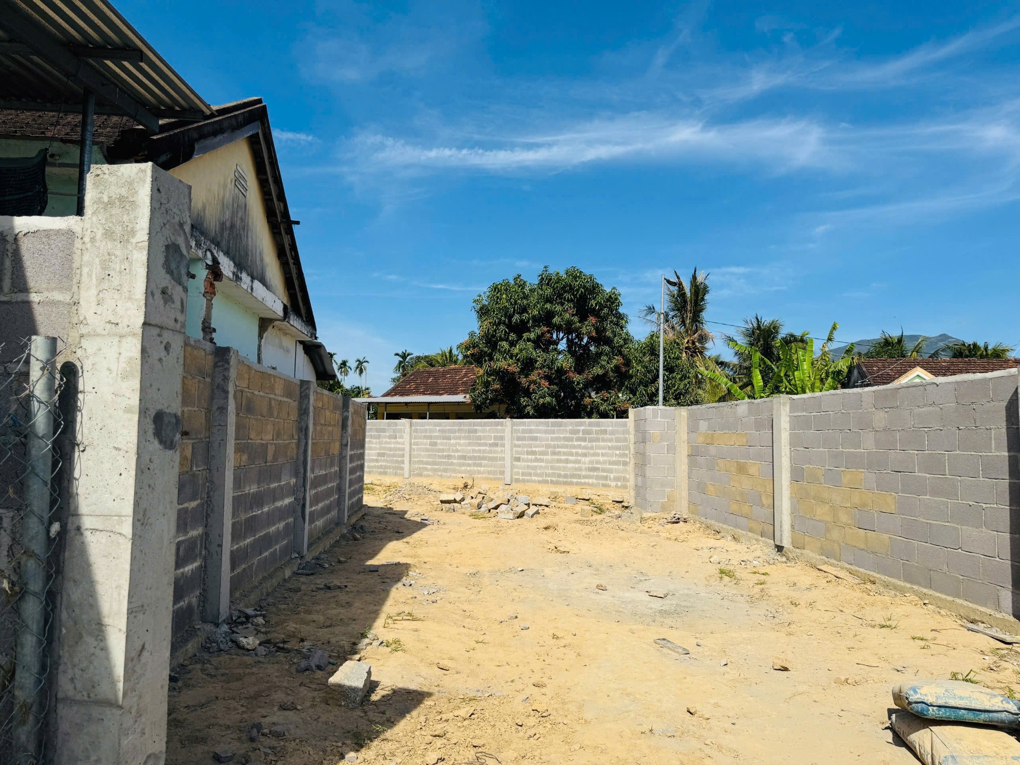 Bán đất thôn Đông ngang mặt tiền 6,3m đường xe hơi p. Bắc Nha Trang ( Vĩnh Phương )