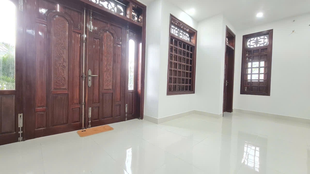 Bán nhà 3 tầng góc 2 mặt tiền đường Đồng Nai, tp. Nha Trang