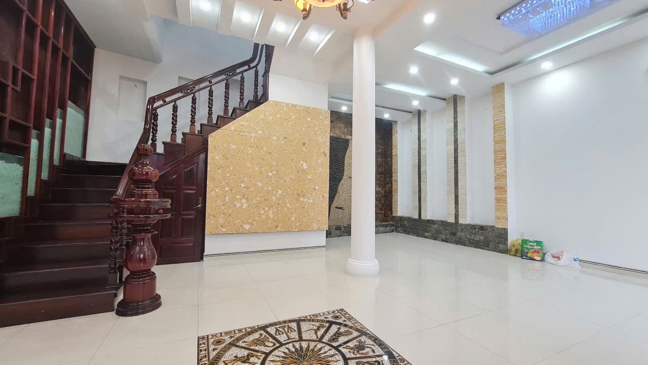 Bán nhà 3 tầng góc 2 mặt tiền đường Đồng Nai, tp. Nha Trang