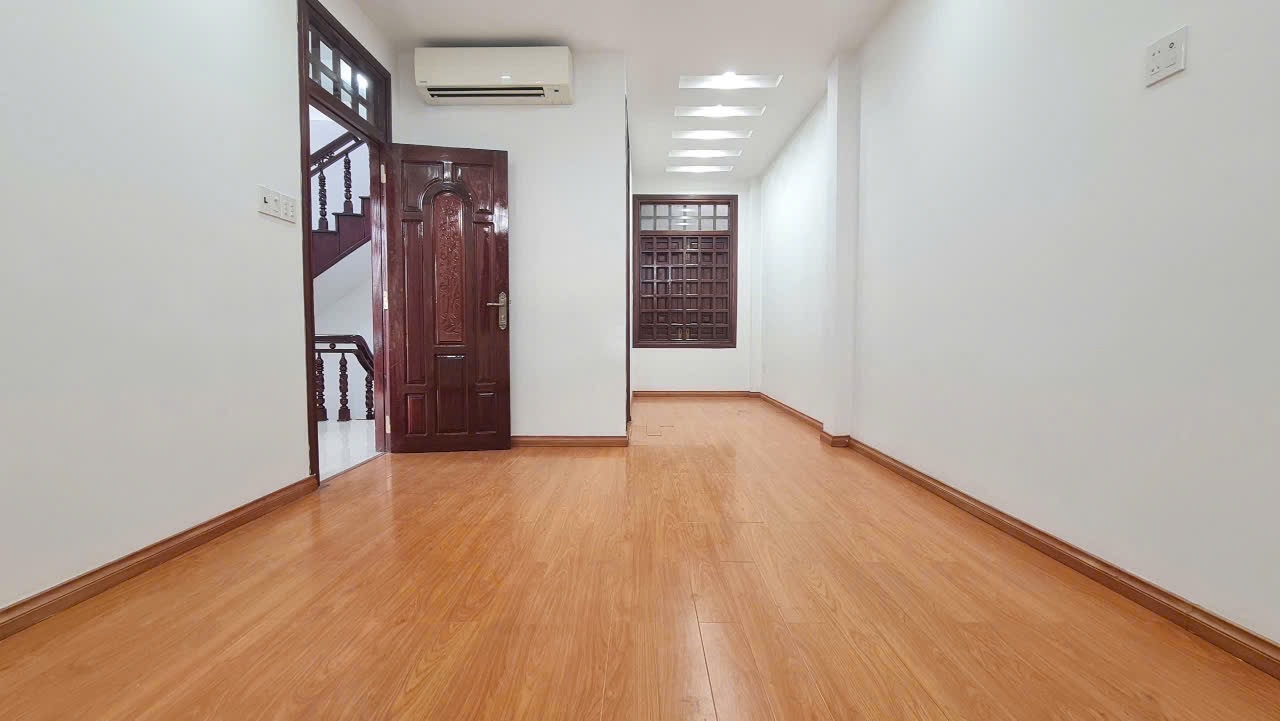 Bán nhà 3 tầng góc 2 mặt tiền đường Đồng Nai, tp. Nha Trang