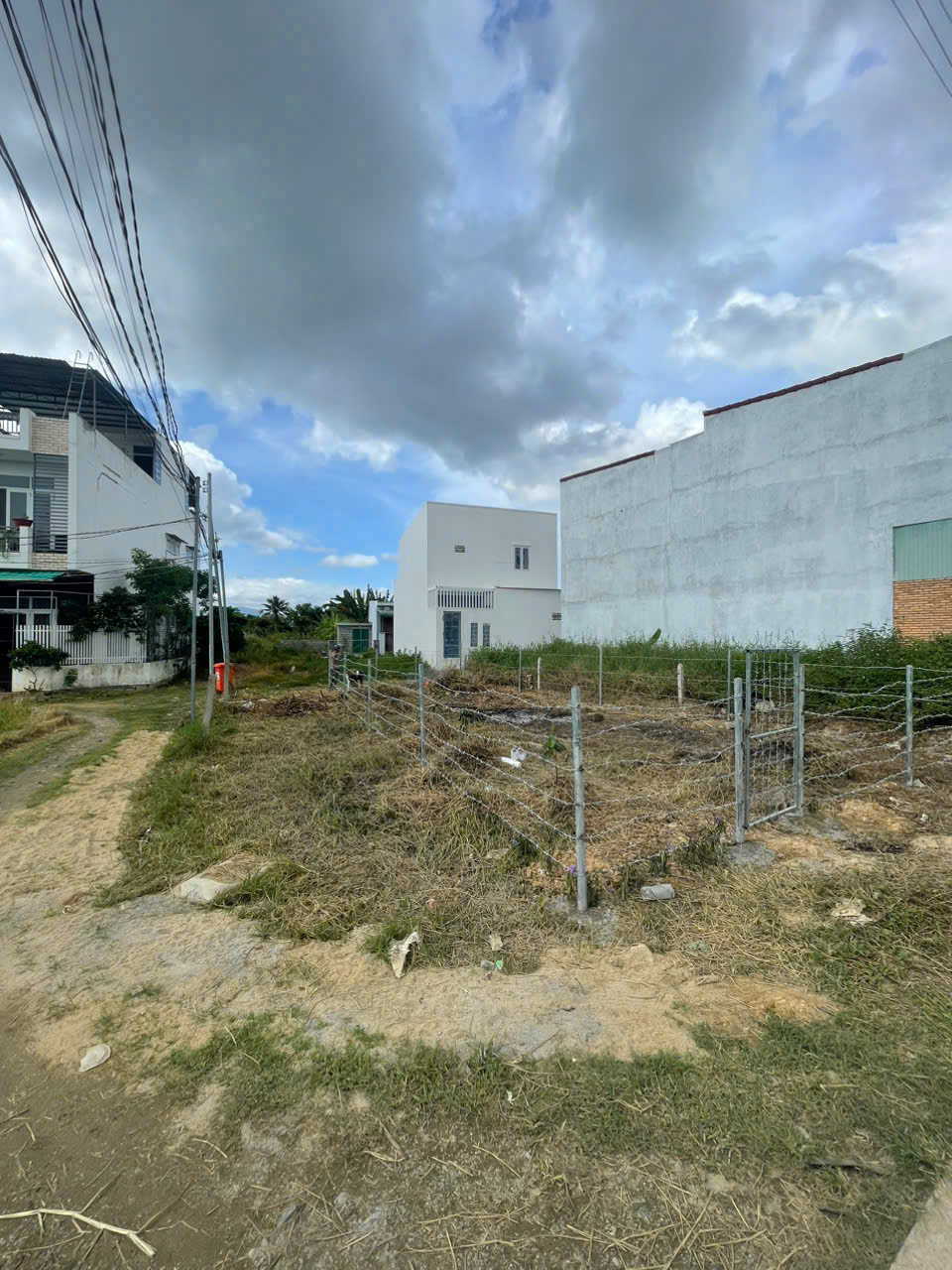 Bán đất góc 2 mặt gần chợ Vĩnh Trung đường xe hơi