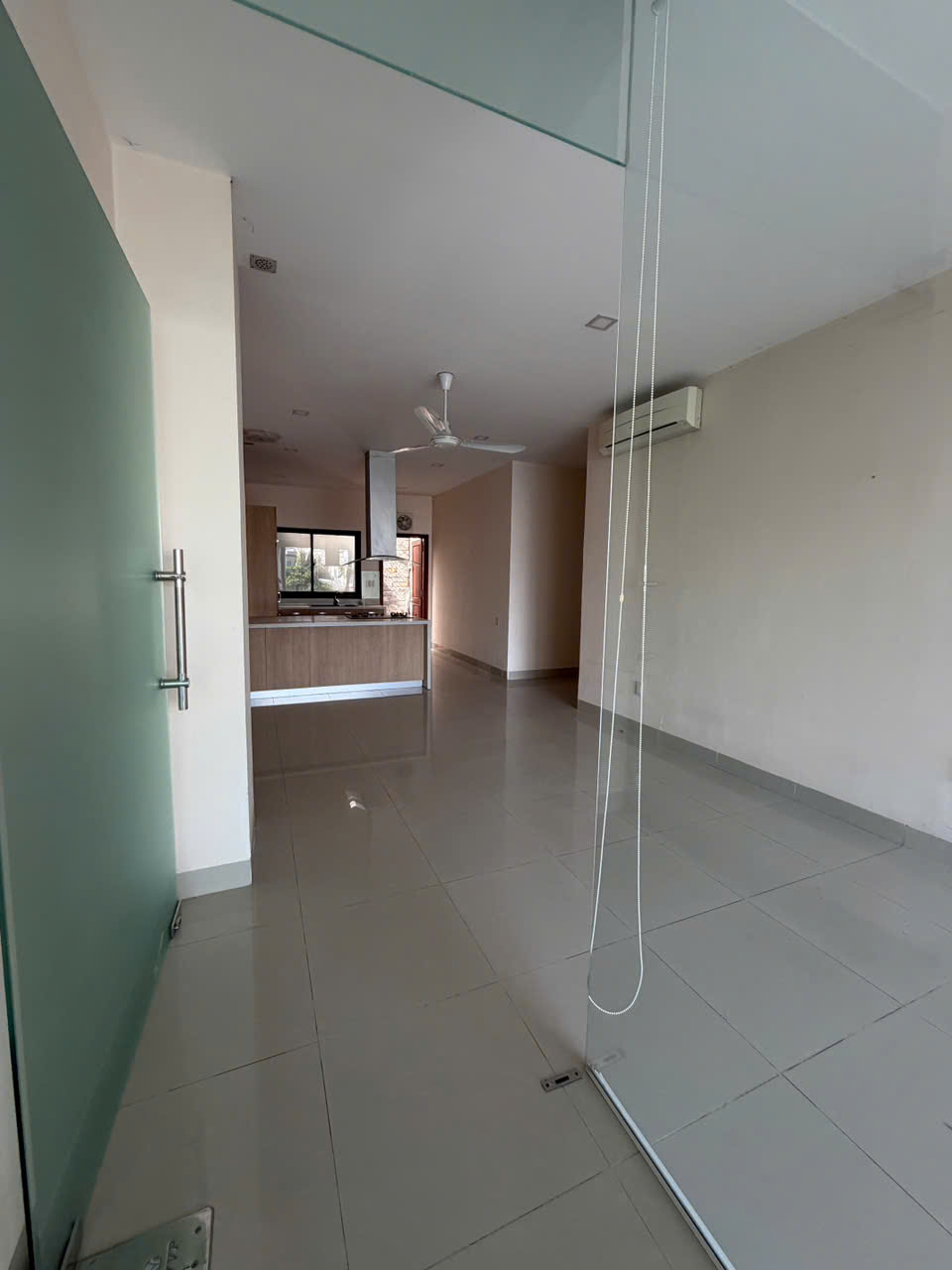 Nhà mặt tiền đường Âu Cơ, p. Tân Tiến, tp.   Nha Trang