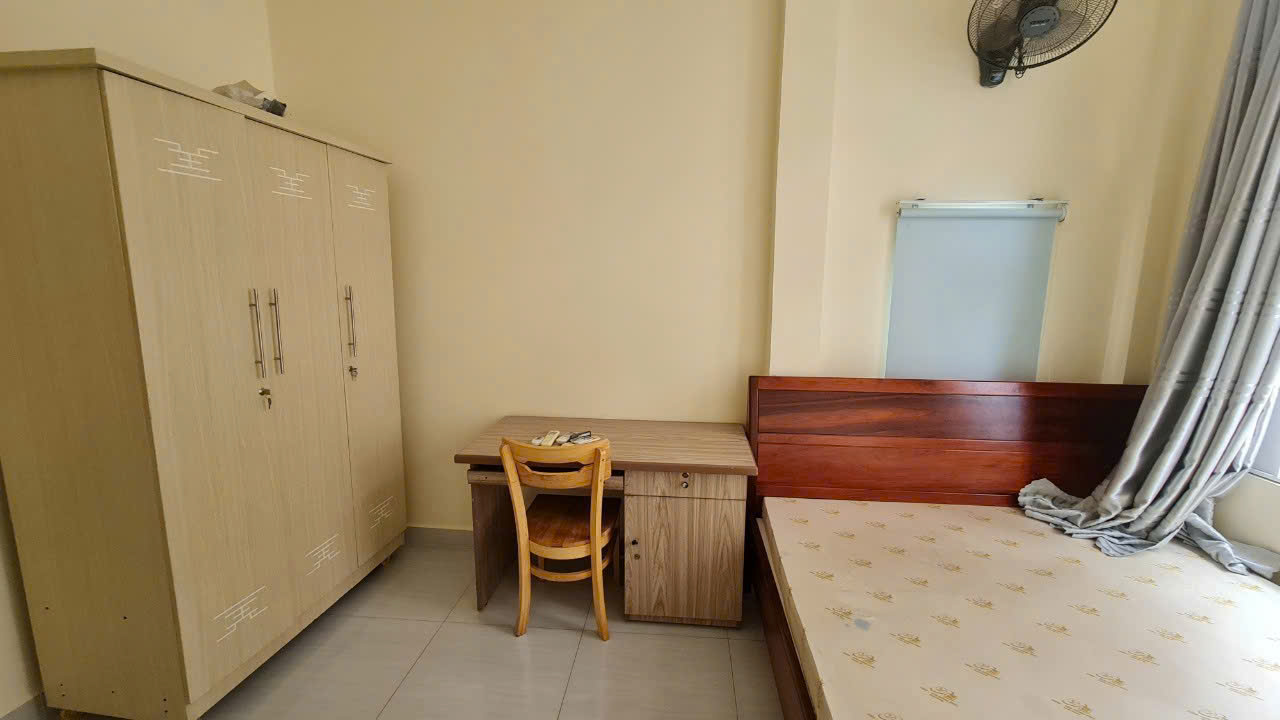 Bán nhà 3 tầng hẻm xe hơi 52 Yersin cách biển Nha Trang 3 phút di chuyển