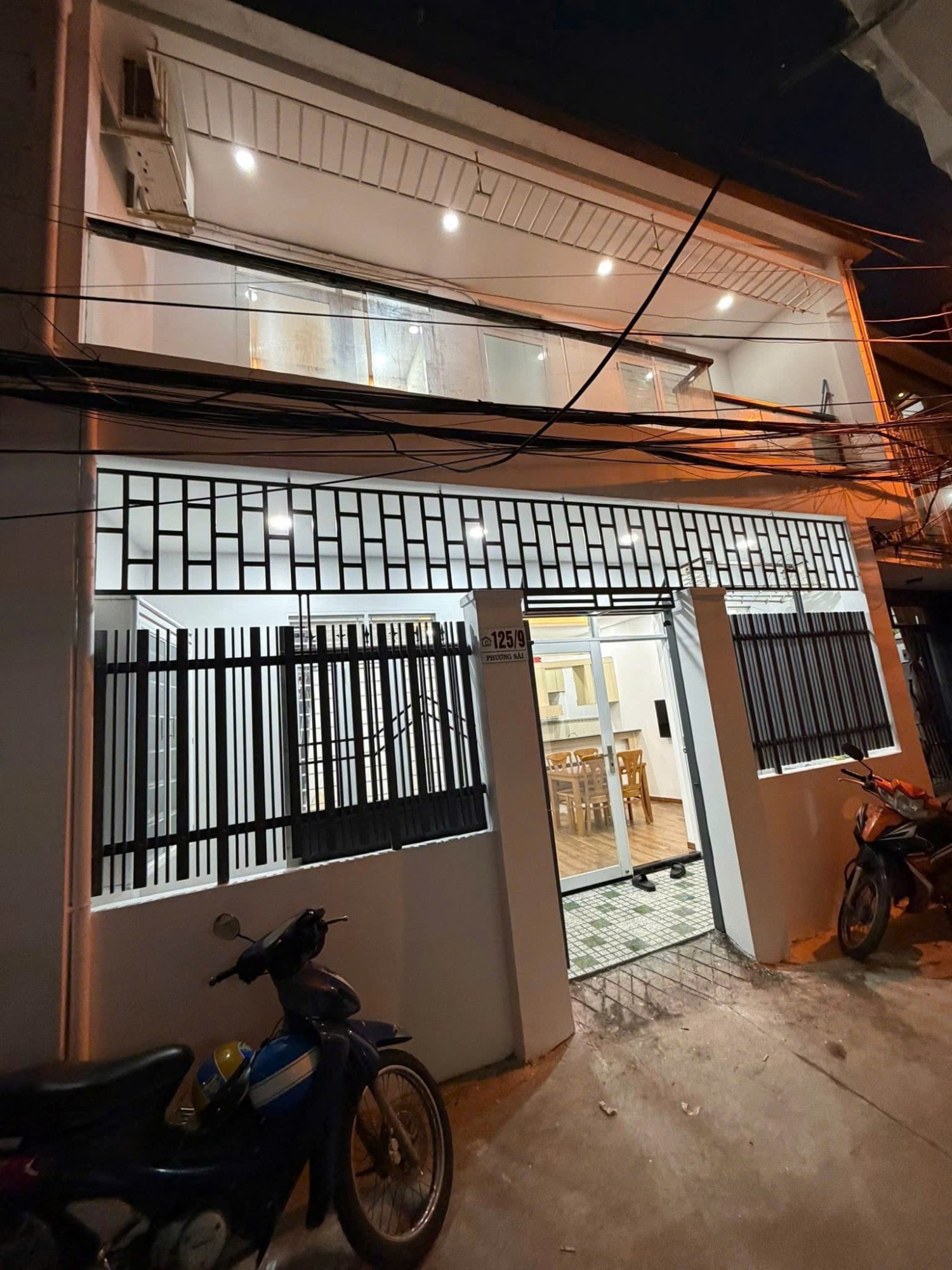 Bán nhà đẹp 1 trệt 1 lầu hẻm 3m cách chợ Phương Sài 50m