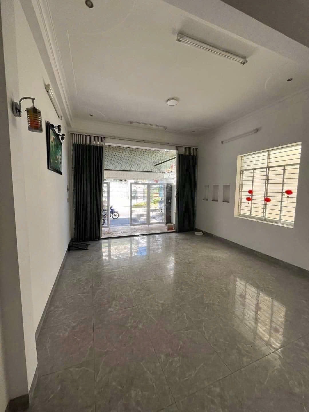 Bán nhà 2 tầng mặt tiền Đồng Nai khu kinh doanh sầm uất ngang 5m