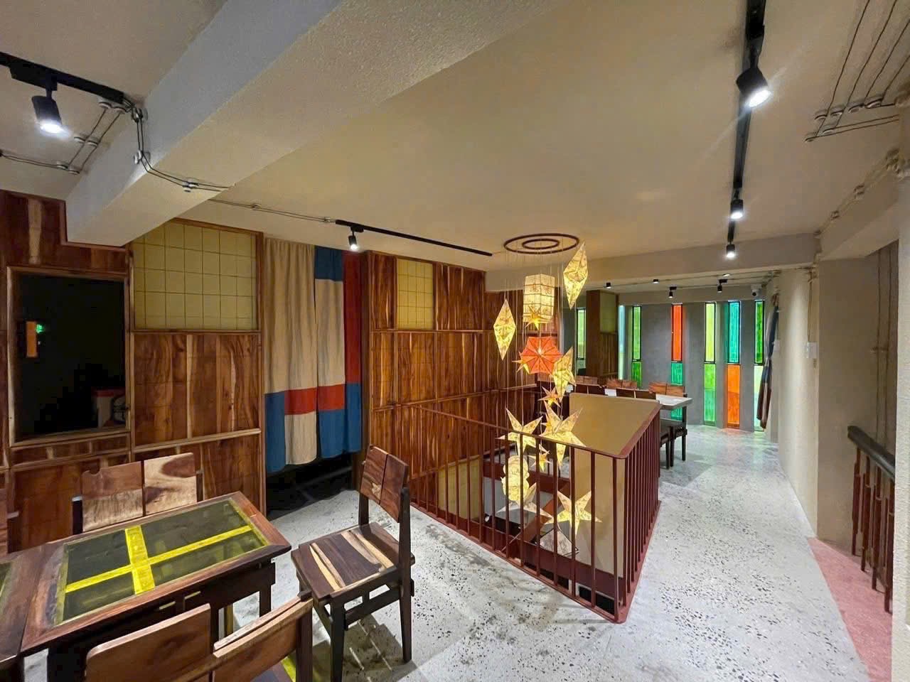 BÁN  SHOPHUOSE  mặt tiền Hoàng Hoa Thám cách biển Nha Trang 99m