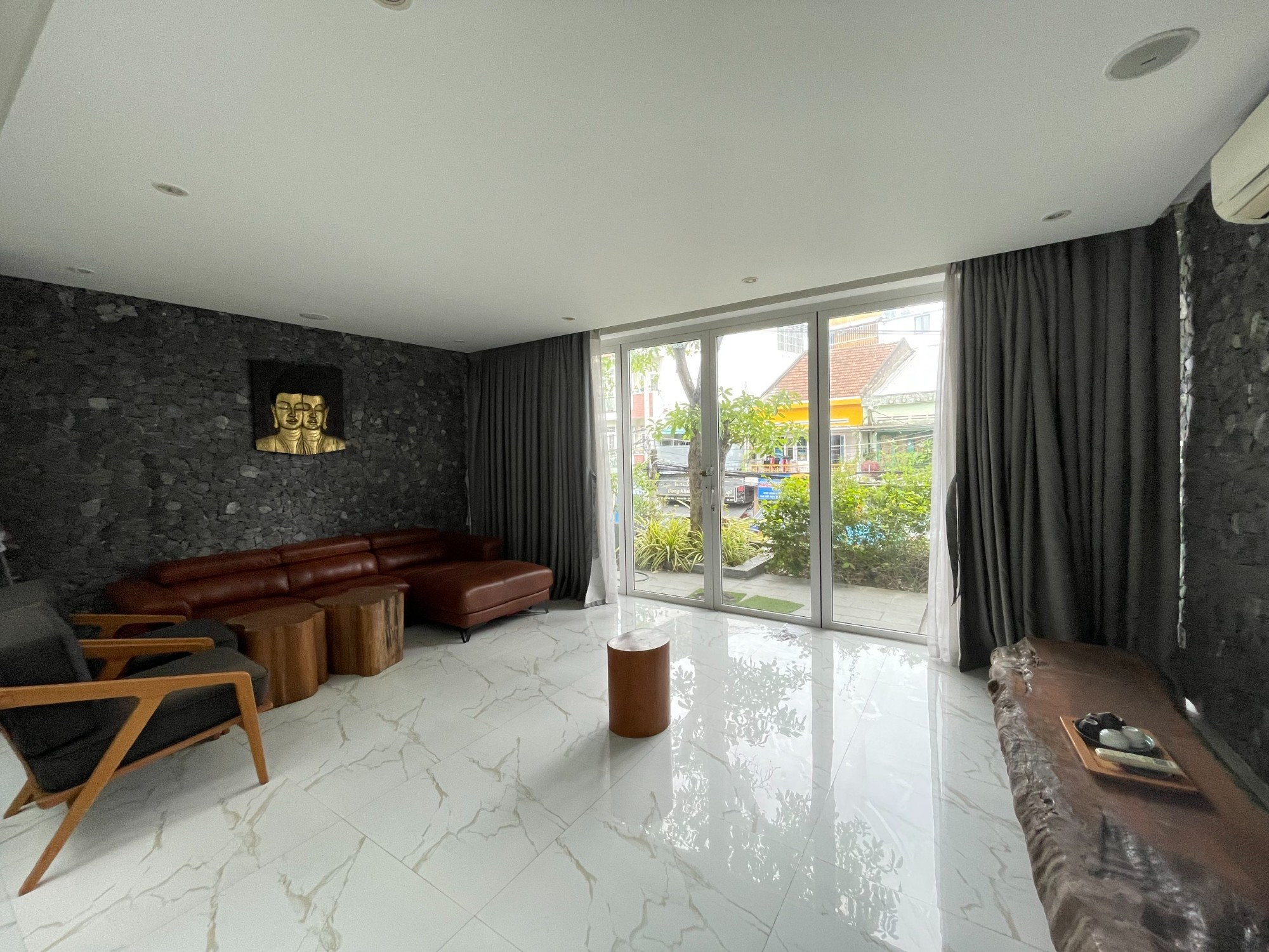 🏡Bán Vila đẹp mặt tiền đường Trần Quý Cáp cách biển Nha Trang 5 phút di chuyển