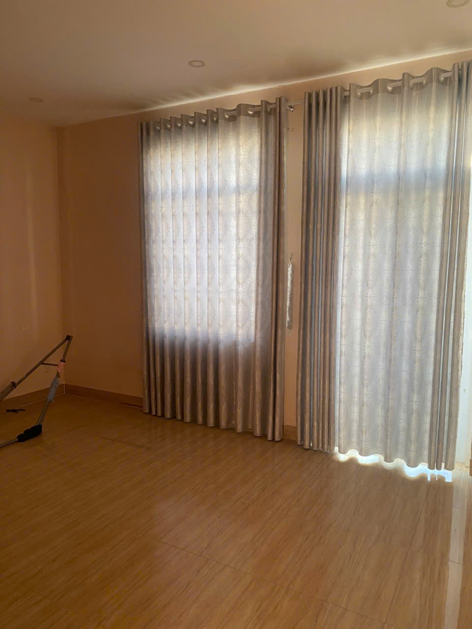 Bán nhà 1 trệt 2 lầu ngang 8m đường 4B khu đô thị Hà Quang 2