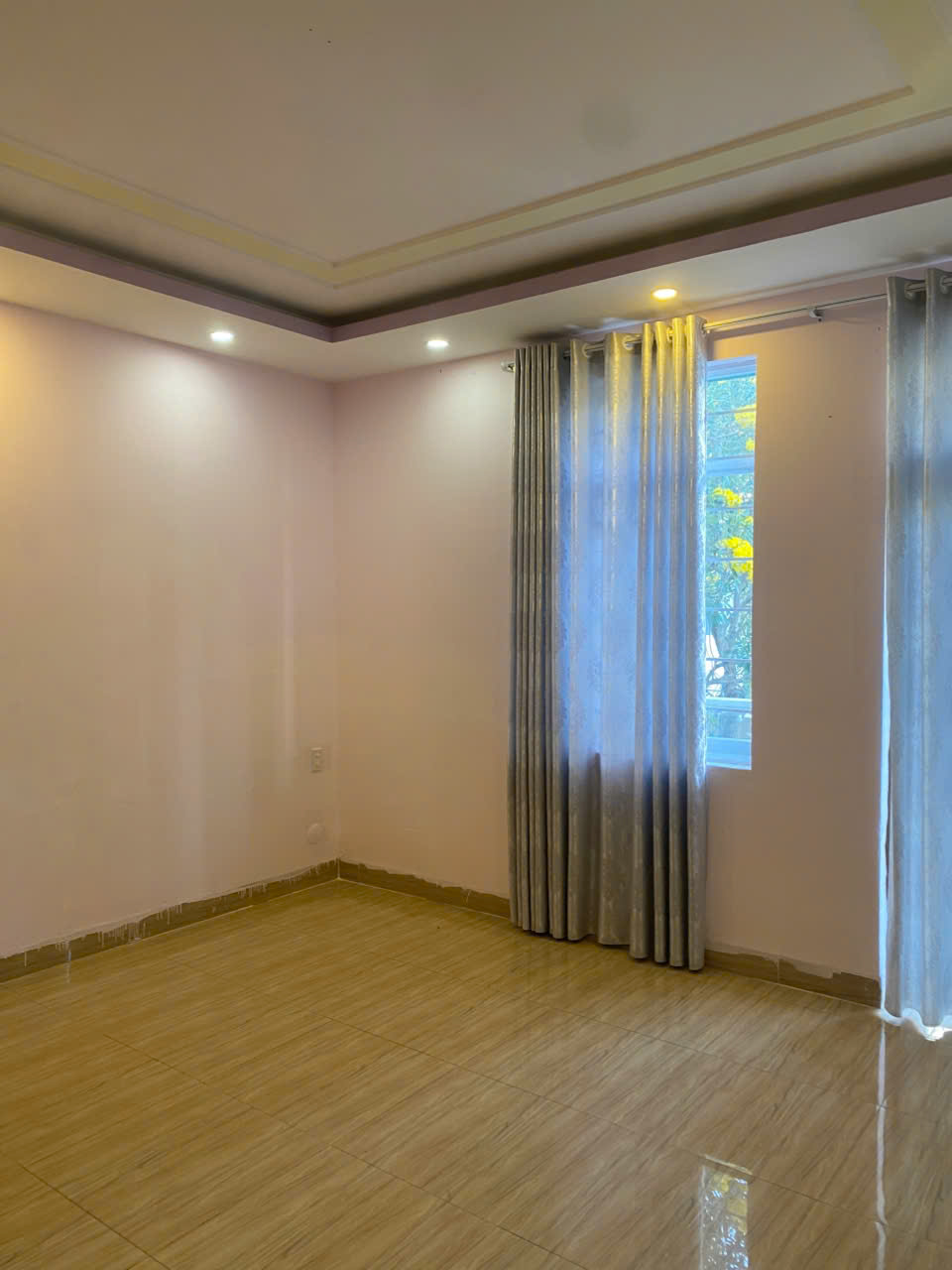 Bán nhà 1 trệt 2 lầu ngang 8m đường 4B khu đô thị Hà Quang 2