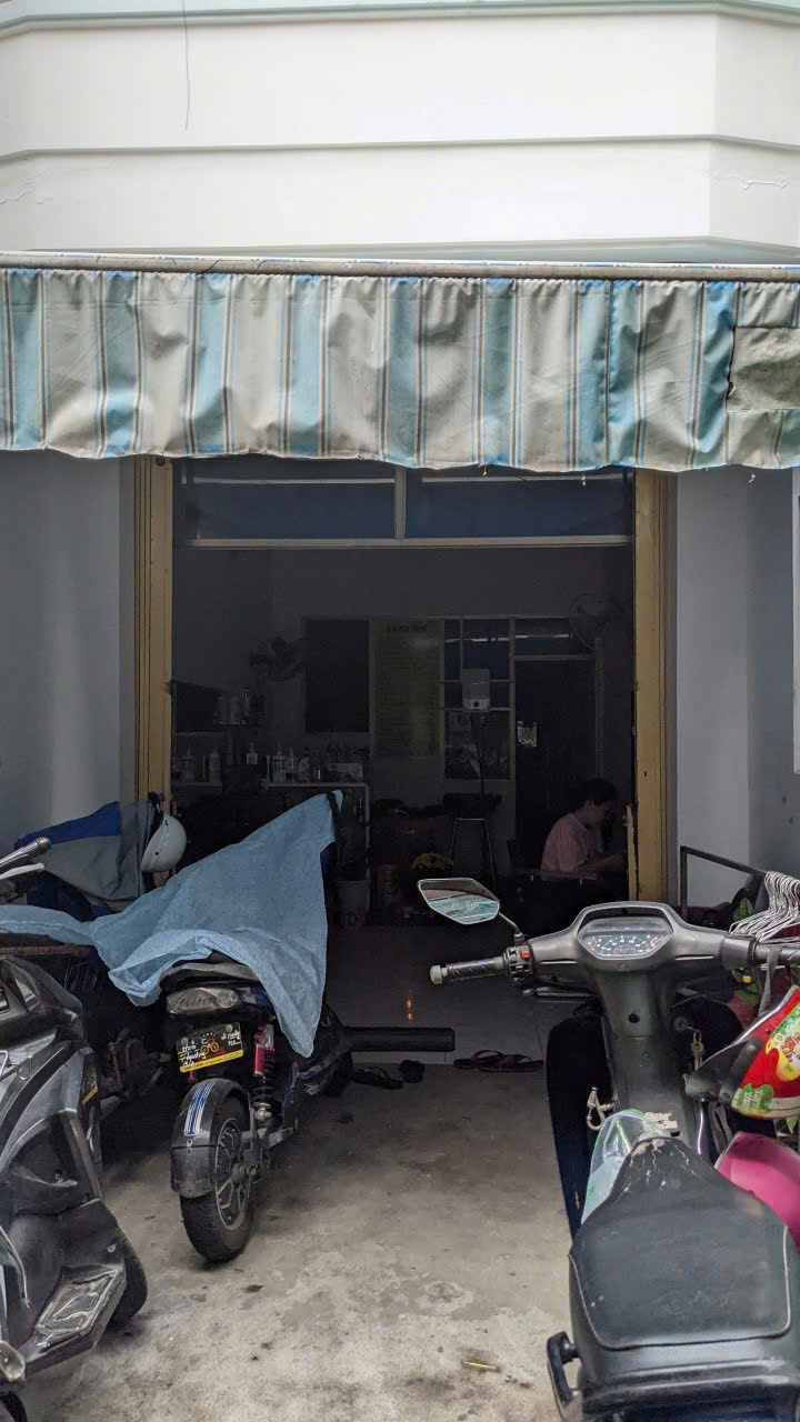 Bán nhà 2 tầng mặt tiền Kiến Thiết trung tâm Nha Trang