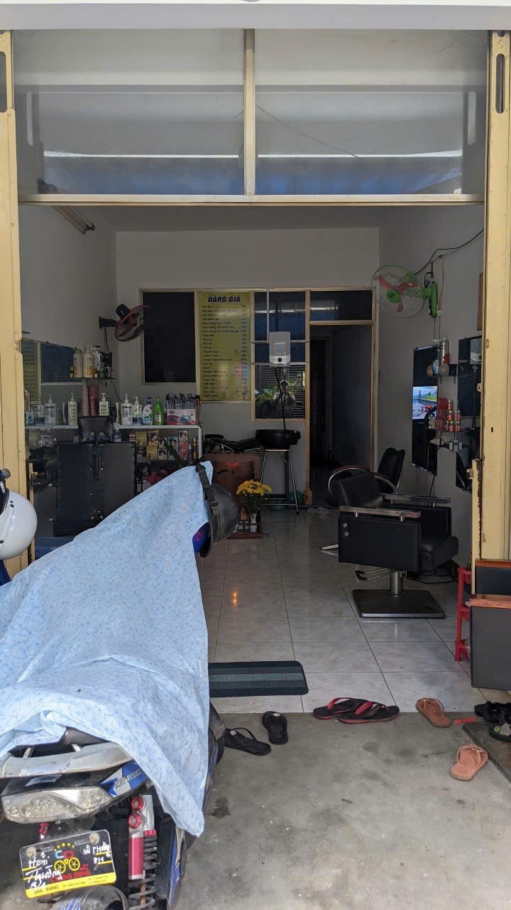 Bán nhà 2 tầng mặt tiền Kiến Thiết trung tâm Nha Trang