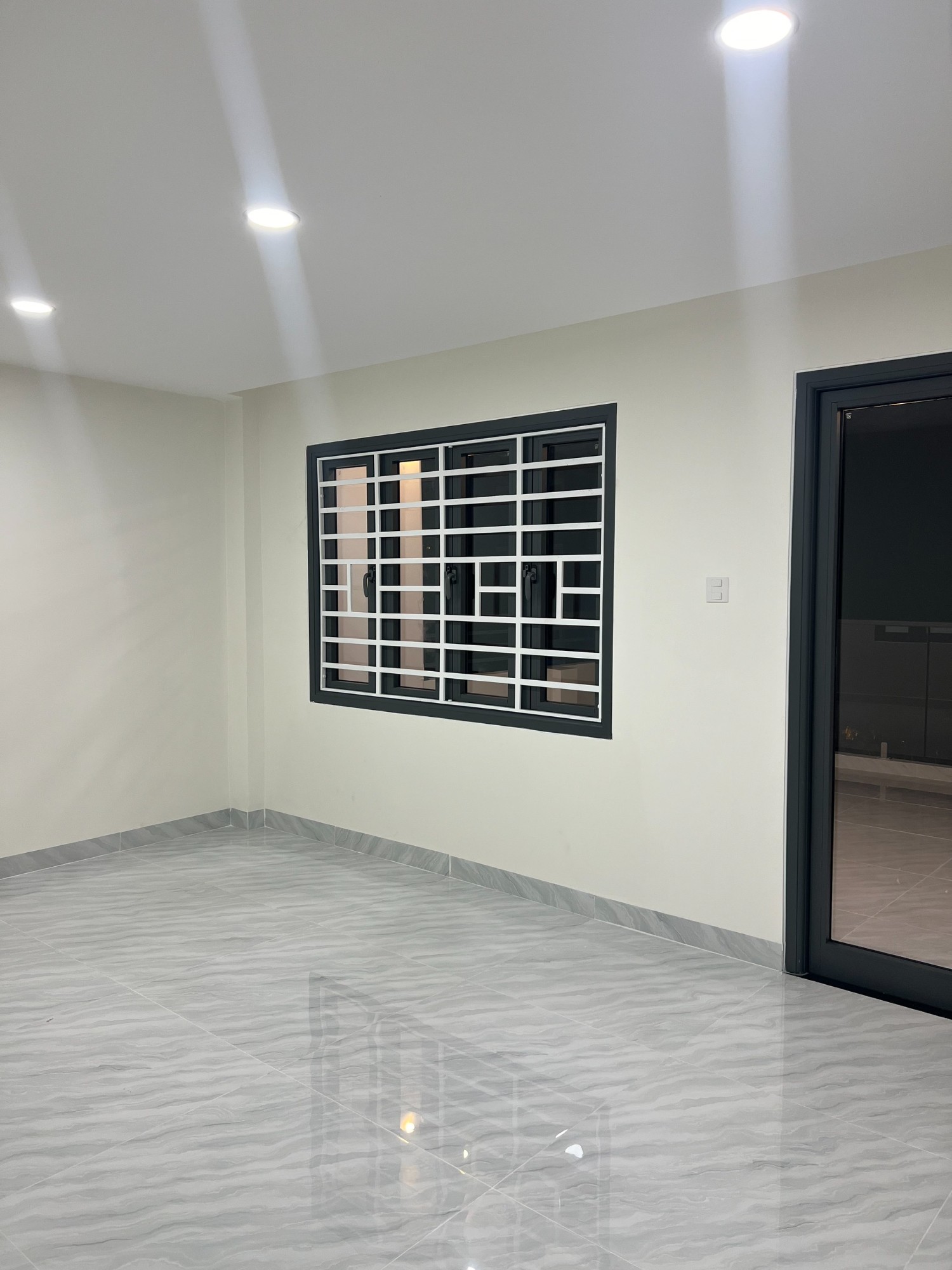 Bán nhà 1 trệt 2 lầu đường Điện Biên Phủ cách biển Nha Trang 500m