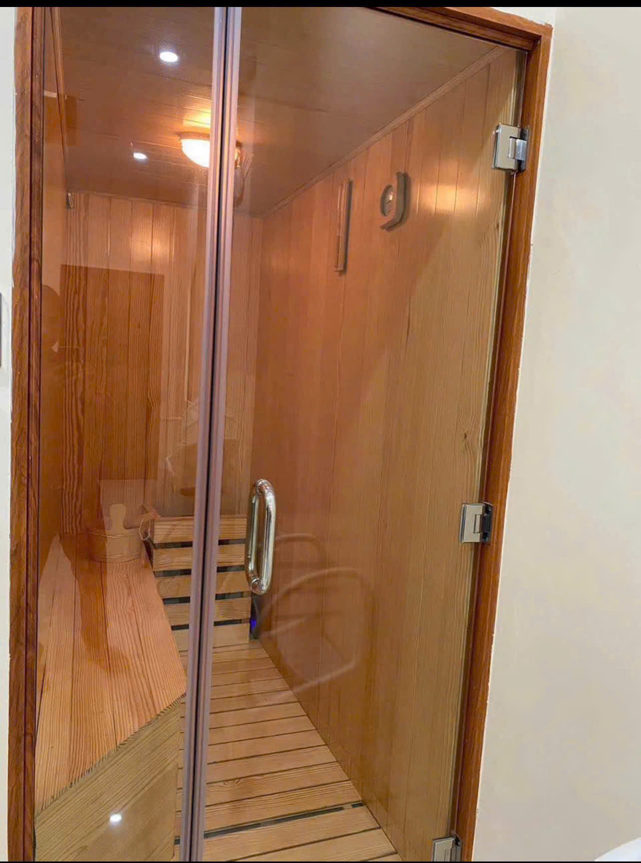 Bán nhà 4 tầng mặt tiền Lê Chân trung tâm phố Nha Trang có thang máy