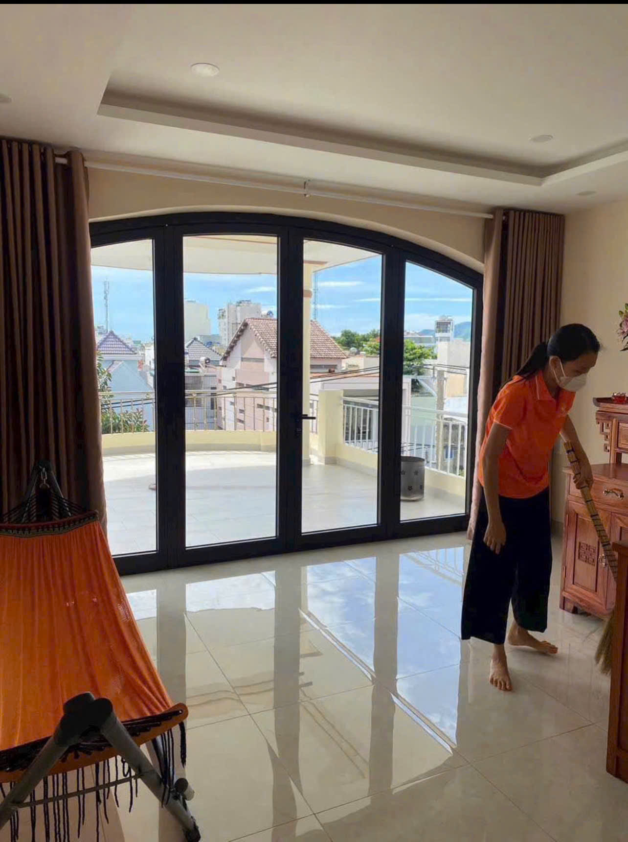 Bán nhà 4 tầng mặt tiền Lê Chân trung tâm phố Nha Trang có thang máy