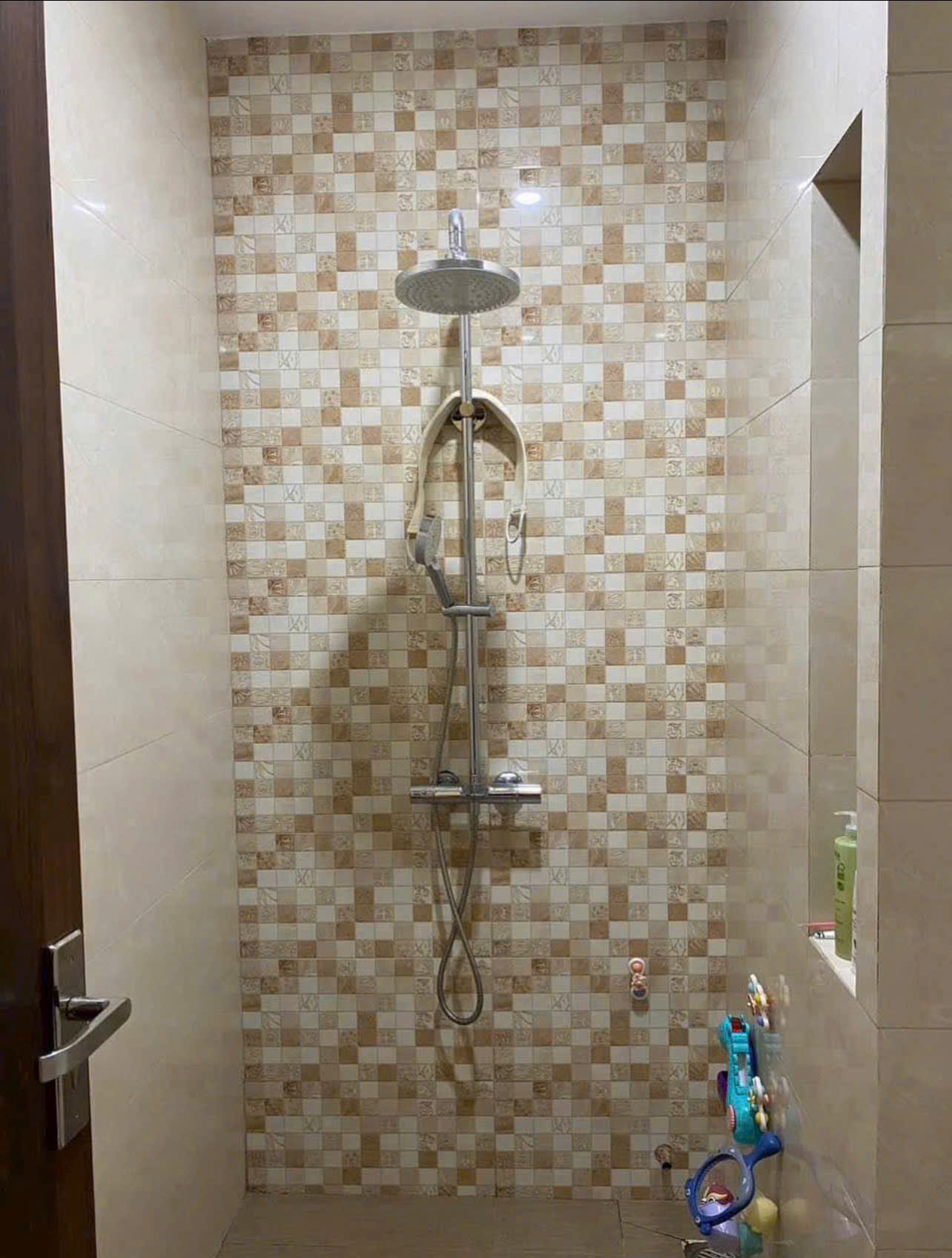 Bán nhà 4 tầng mặt tiền Lê Chân trung tâm phố Nha Trang có thang máy