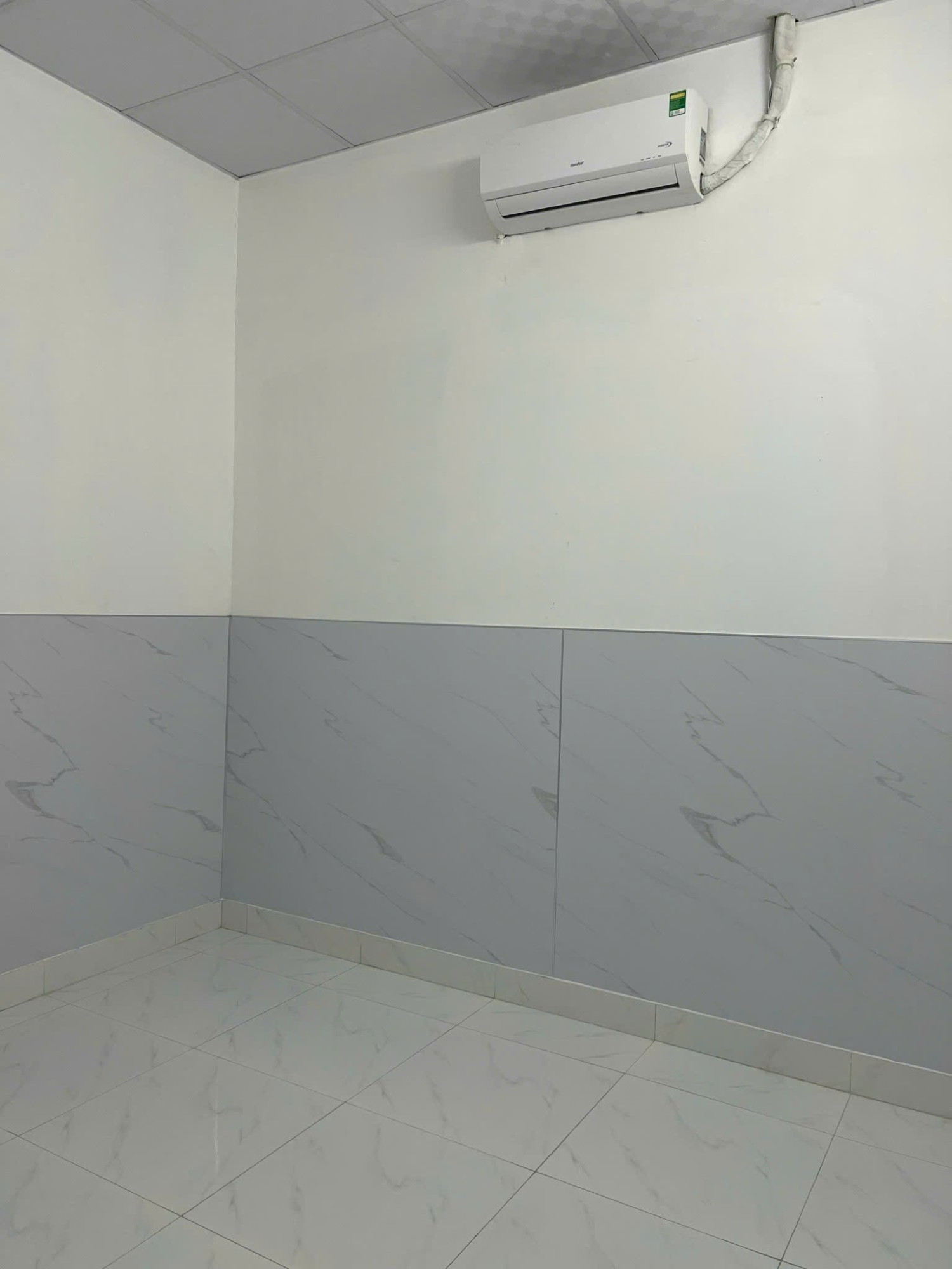 Nhà cấp 4 hẻm 2/4 ngay trường Vạn Thạnh, tp. Nha Trang di chuyển 10 phút tới biển Nha Trang