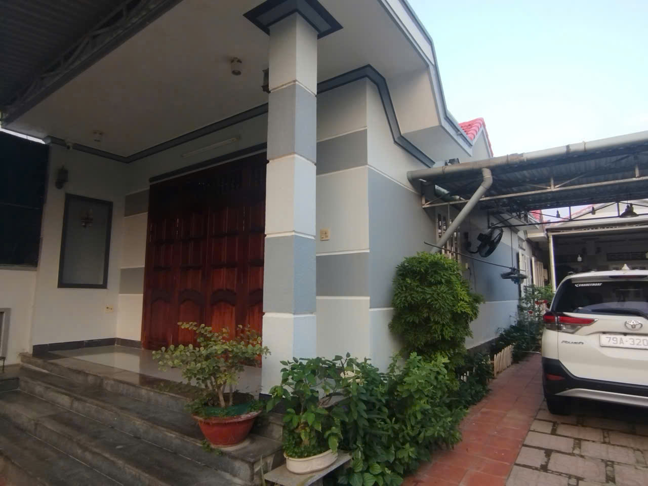 Bán nhà vườn đường xe hơi p. Tây Nha Trang ( Vĩnh Thạnh ) ngang 11m