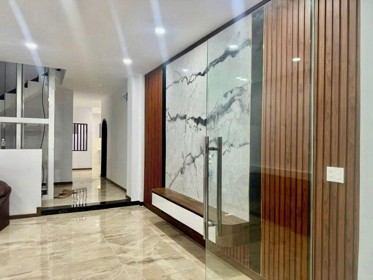 Bán nhà 4 tầng mặt tiền đường Trần Nguyên Hãn - ngay bên Chợ Xóm Mới _ Nha Trang❗️Có Thang Máy tiện lợi