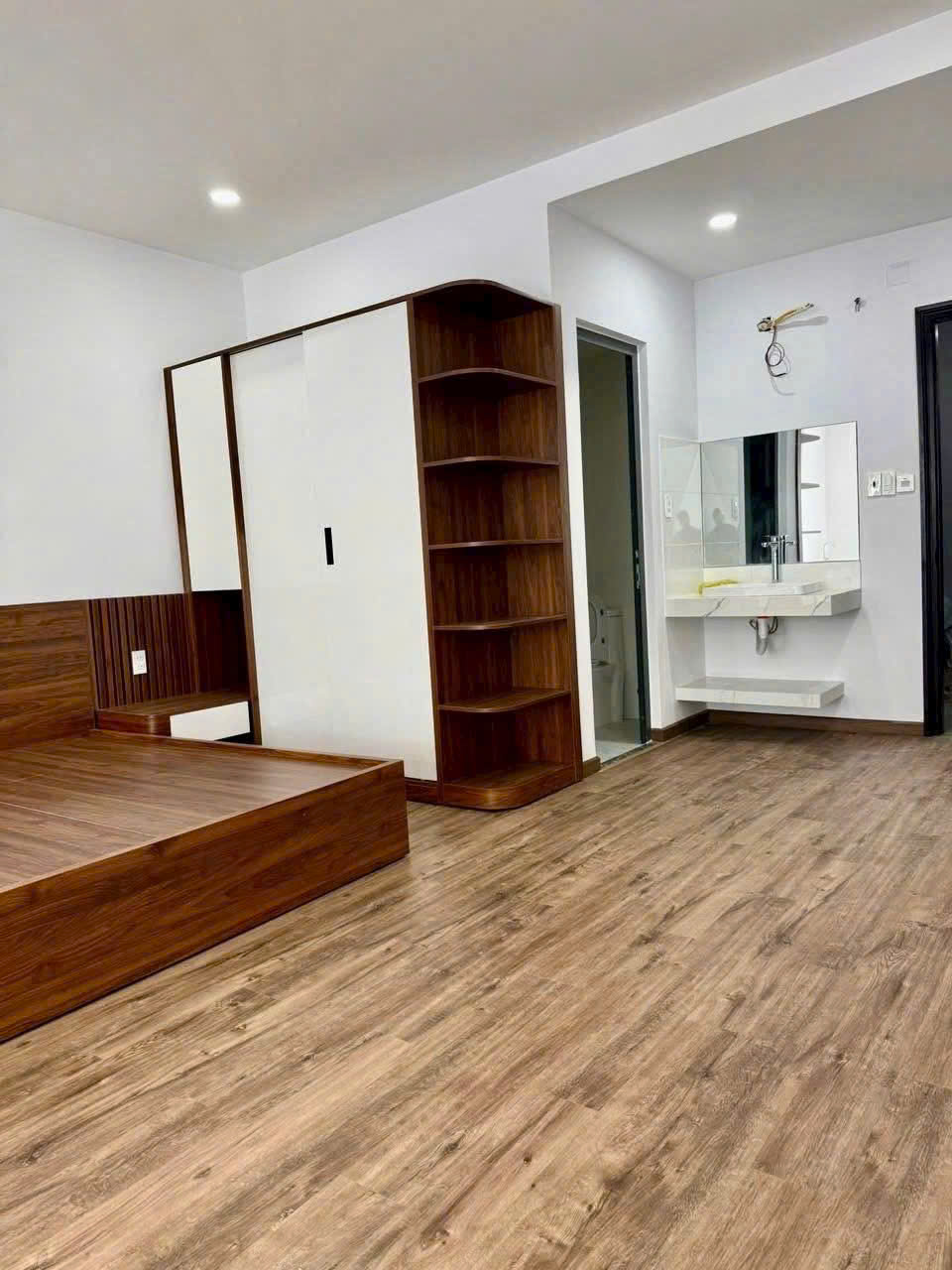 Bán nhà 4 tầng mặt tiền đường Trần Nguyên Hãn - ngay bên Chợ Xóm Mới _ Nha Trang❗️Có Thang Máy tiện lợi