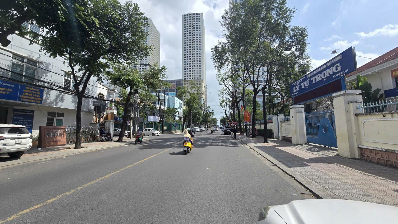 🌈 Bán toà nhà 7 tầng trung tâm phường Lộc Thọ cách biển Nha Trang 168m