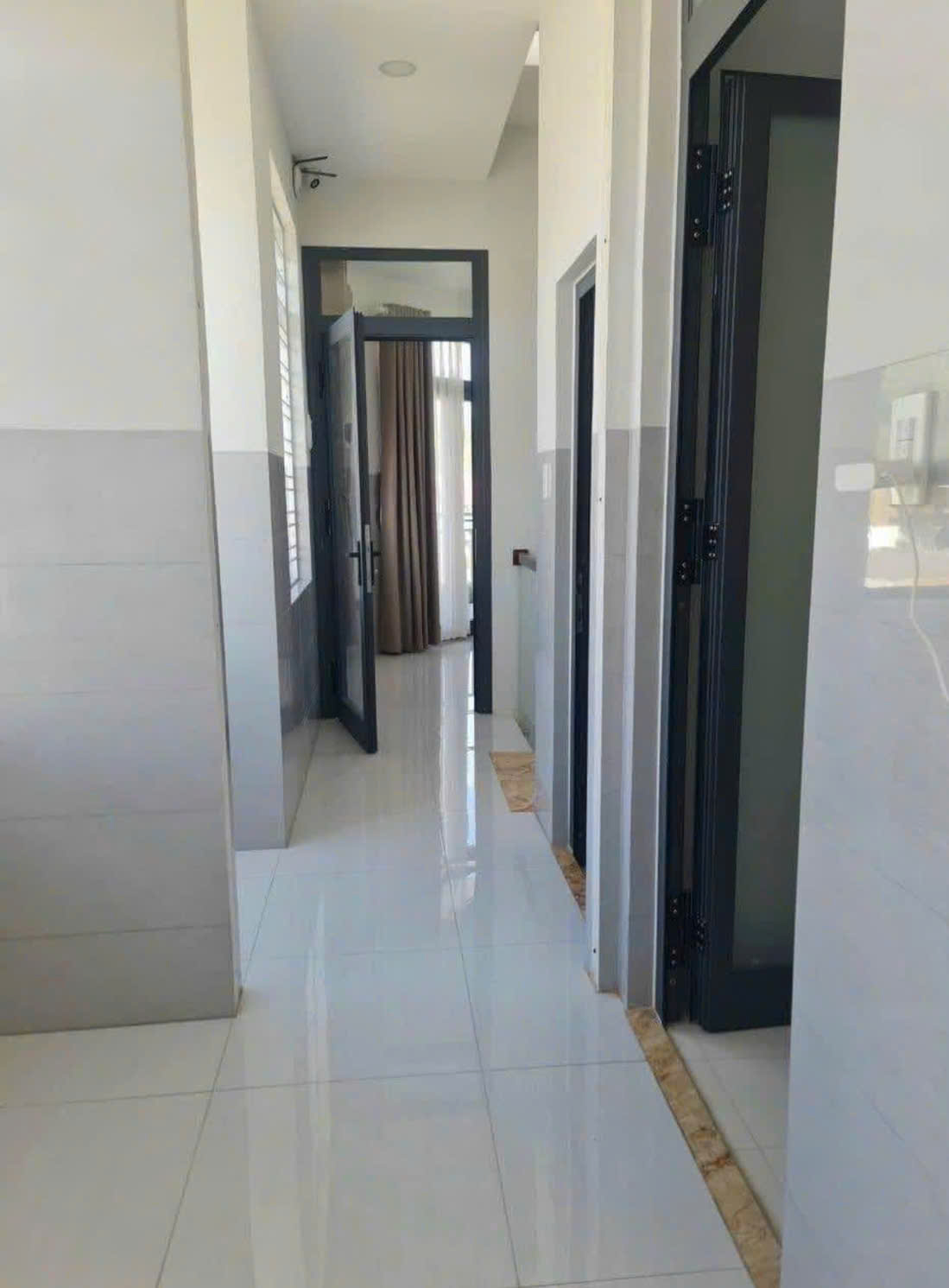 Bán nhà 4 tầng góc 2 mặt tiền đường Thuỷ Xưởng cách biển Nha Trang 5 phút di chuyển