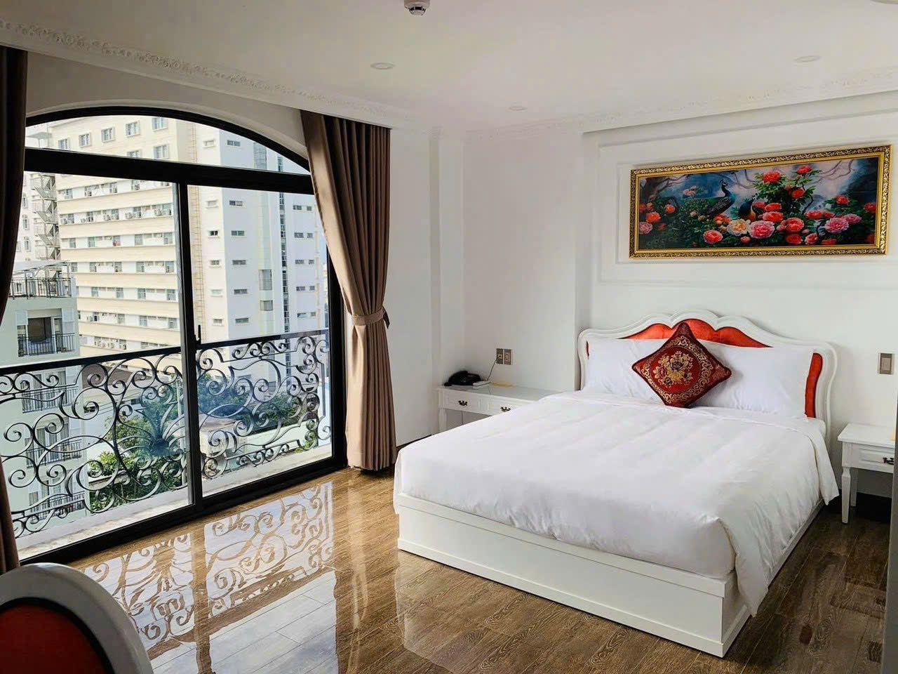 🌈 Bán khách sạn Đẹp 7 Tầng Mặt Tiền đường Trần Văn Ơn cách biển Nha Trang 3 phút đi bộ