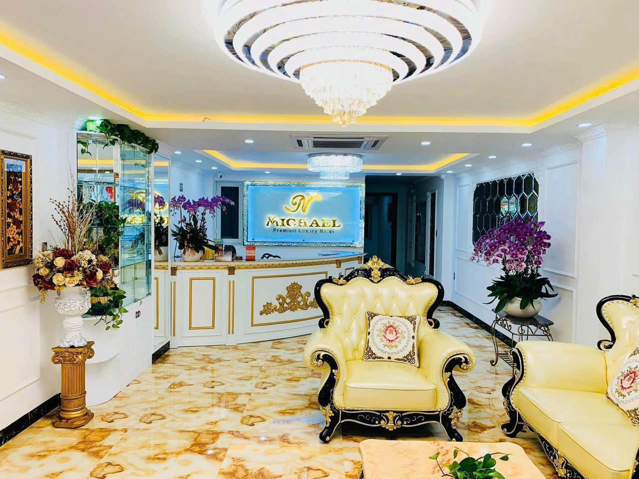 🌈 Bán khách sạn Đẹp 7 Tầng Mặt Tiền đường Trần Văn Ơn cách biển Nha Trang 3 phút đi bộ