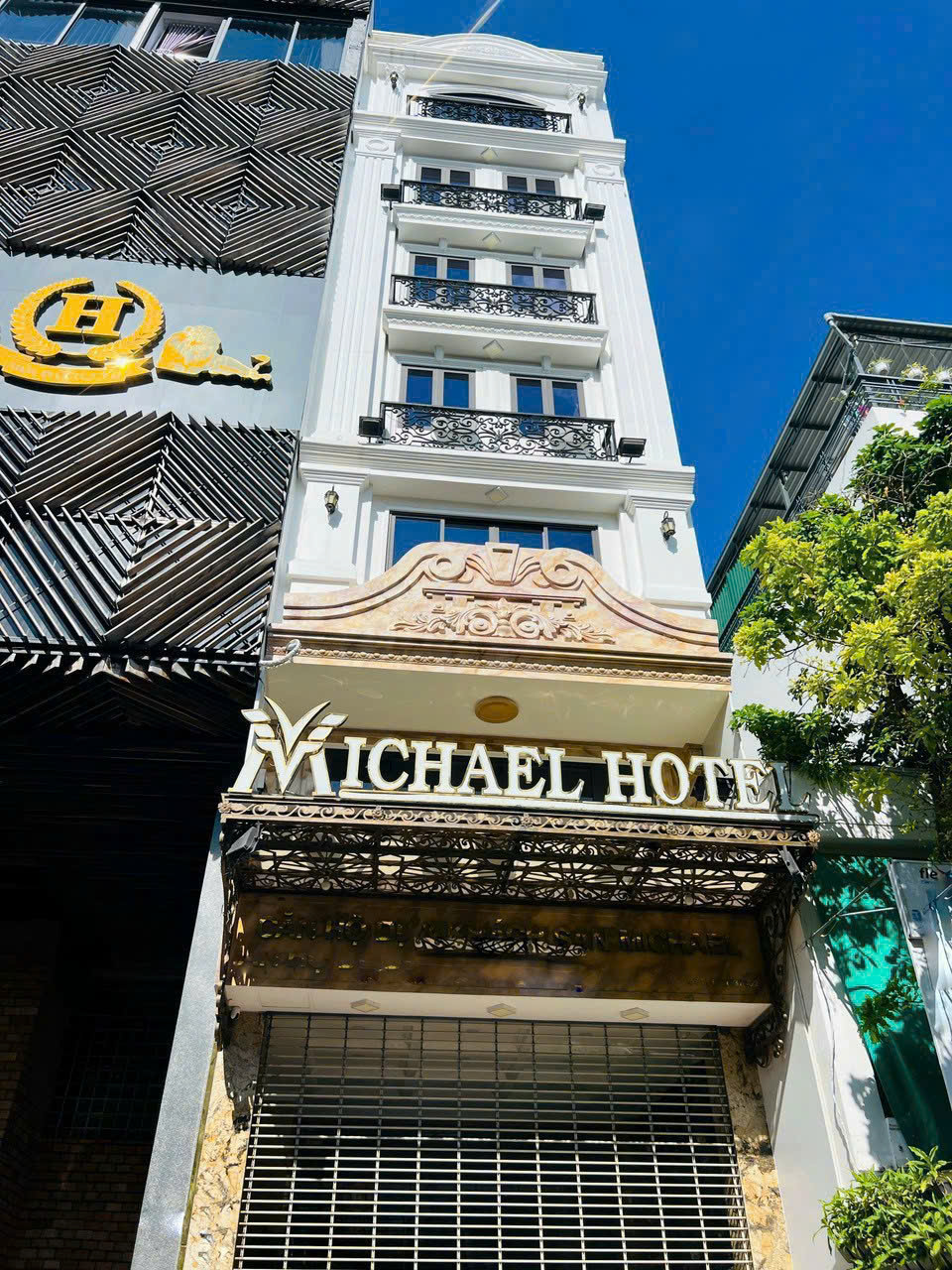 🌈 Bán khách sạn Đẹp 7 Tầng Mặt Tiền đường Trần Văn Ơn cách biển Nha Trang 3 phút đi bộ