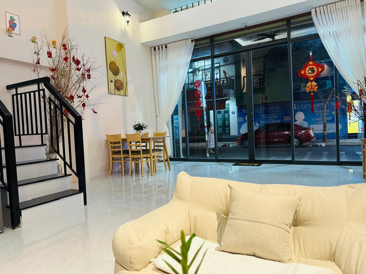 Bán nhà 4 tầng mặt tiền Bà Triệu cách biển Nha Trang 999m