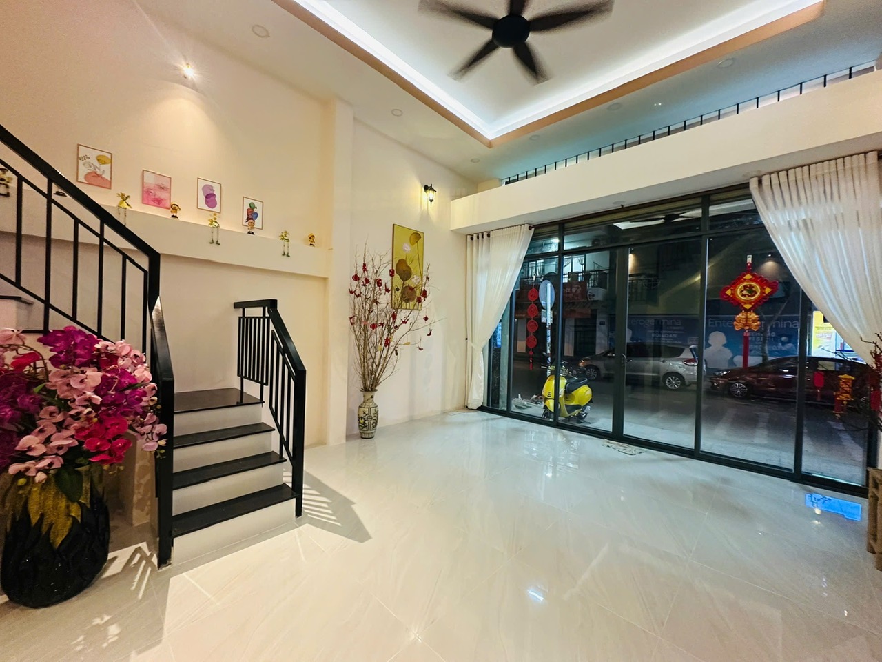 Bán nhà 4 tầng mặt tiền Bà Triệu cách biển Nha Trang 999m